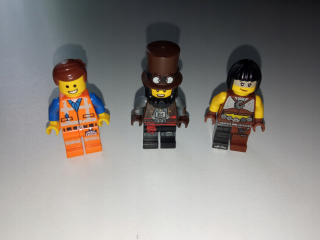 3 minifigúrky lego - tlm160 tlm170 abe emmet sharkira OPIS!